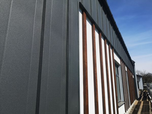 Cost of Metal Cladding Replacement in Oceanside