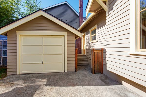 Cost of Garage Siding Replacement in Oceanside